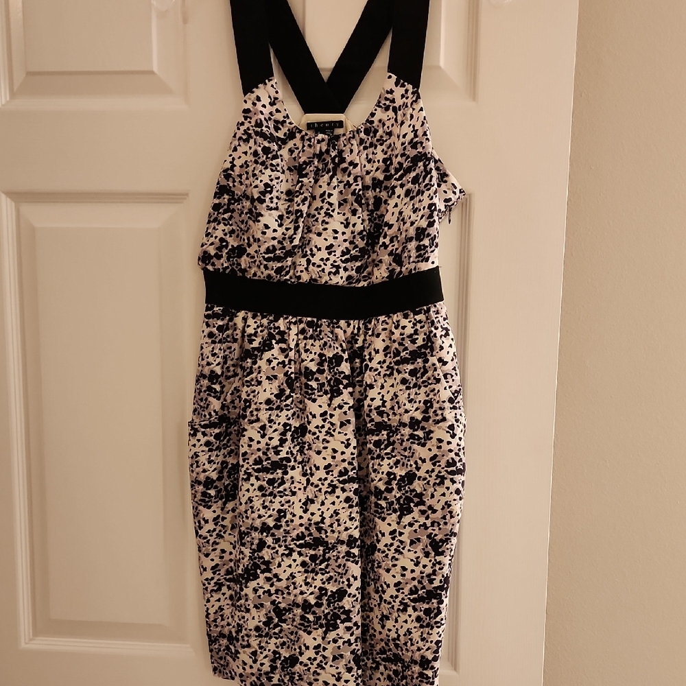 Theory Black and White Patterned Silk Dress With Front Pockets